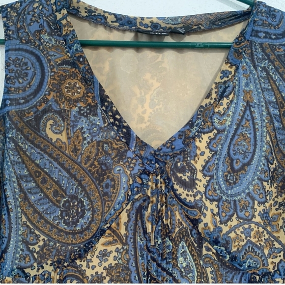 A.N.A - Sleeveless Paisley Print Top - Picture 2 of 5